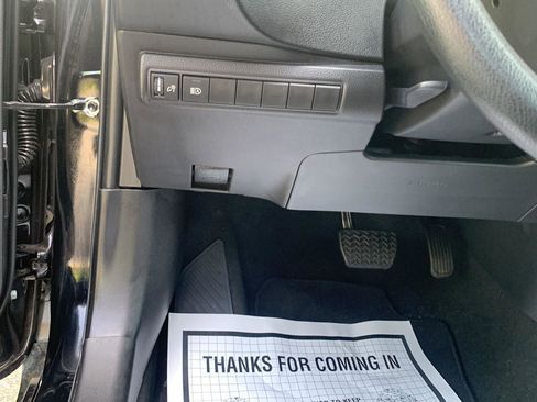 Used 2025 Toyota Corolla LE FWD image 21