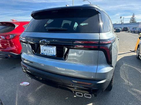 Used 2026 Chevrolet Traverse LT w/ Midnight/Sport Edition image 5