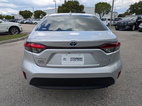 Used 2024 Toyota Corolla XLE FWD image 6