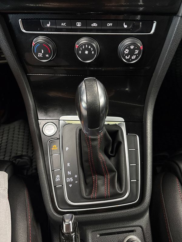 Used 2016 Volkswagen GTI SE w/ Lighting Package (SEL) FWD image 36
