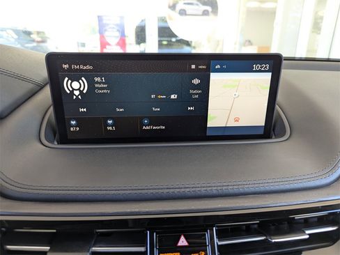 Used 2023 Acura MDX SH-AWD w/ Advance Package image 25