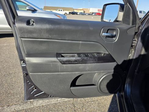 Used 2015 Jeep Patriot Sport w/ Power Value Group image 12