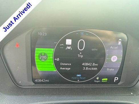 Used 2022 Chevrolet Bolt EUV Premier w/ Launch Edition FWD image 10