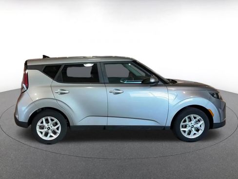 Used 2025 Kia Soul LX w/ LX Technology Package image 16