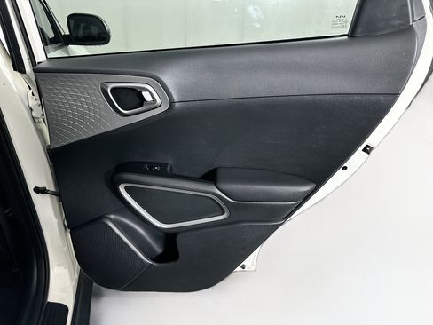 Used 2023 Kia Soul S FWD image 29
