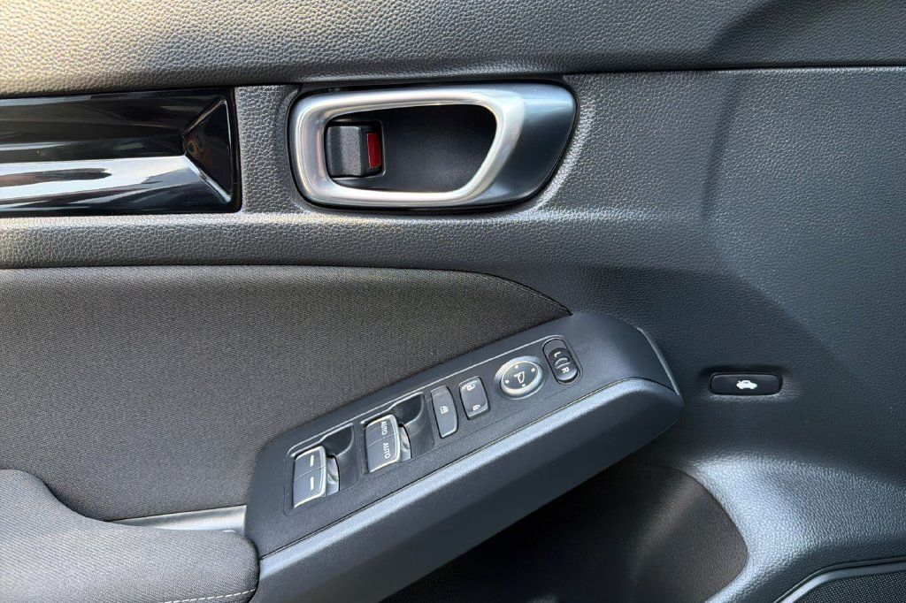 Used 2026 Honda Civic Sport image 5