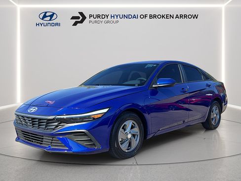 Certified 2024 Hyundai Elantra SE FWD image 1