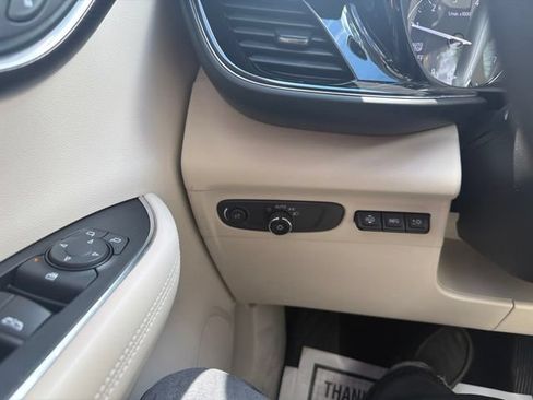 Used 2023 Buick Envision Avenir AWD/4WD image 36