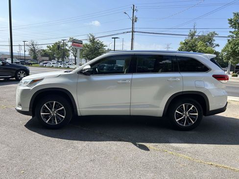 Used 2018 Toyota Highlander XLE FWD image 8