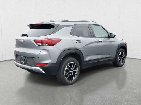 Used 2025 Chevrolet TrailBlazer LT AWD/4WD image 7