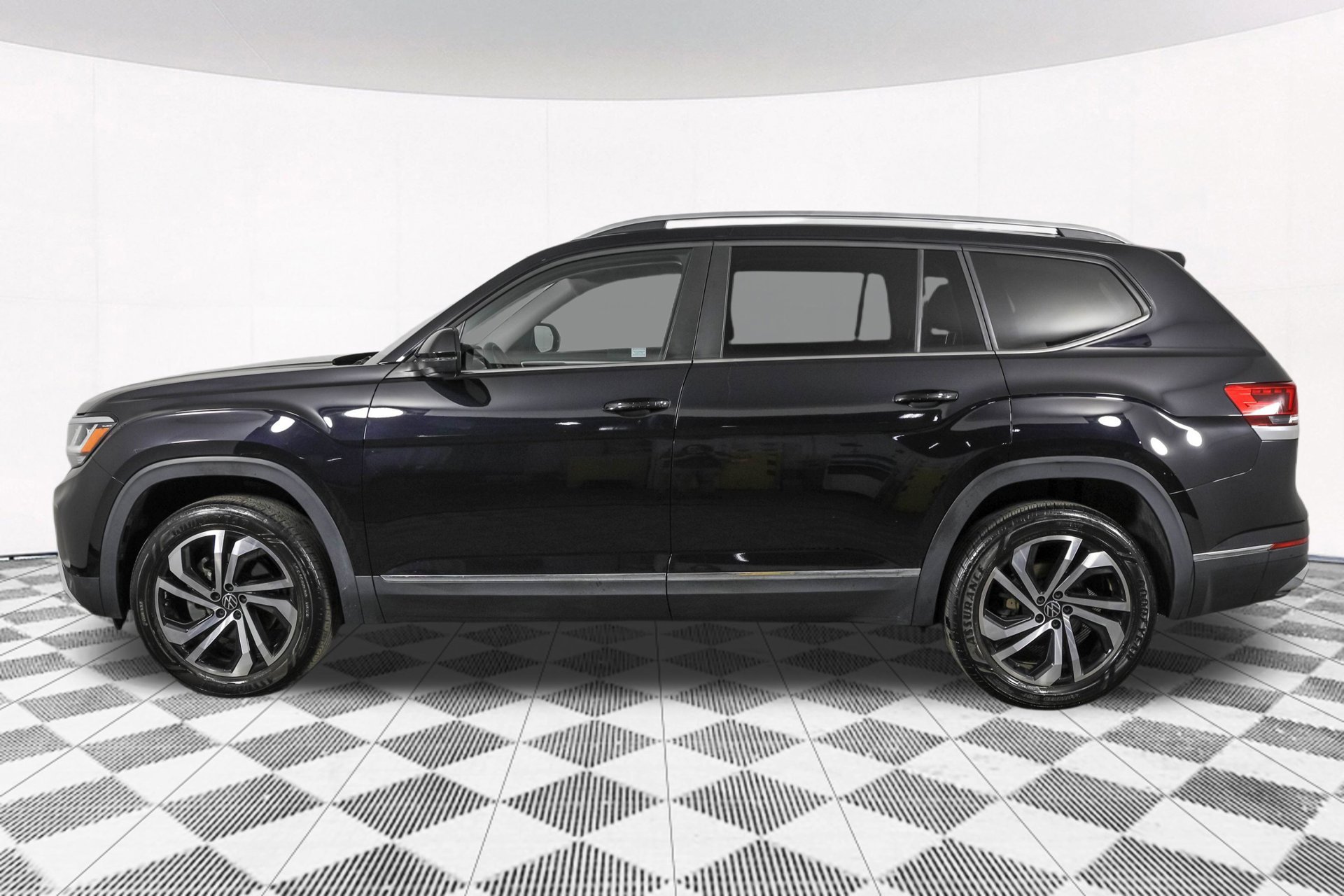 Used 2023 Volkswagen Atlas SEL AWD/4WD image 23