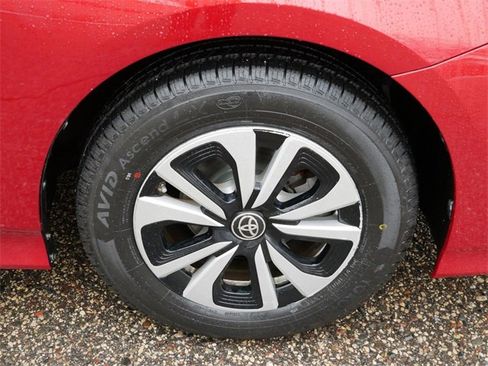 Used 2017 Toyota Prius Prime Premium image 7