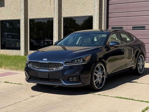 Used 2018 Kia Cadenza Technology FWD image 3