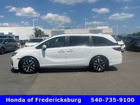 Certified 2026 Honda Odyssey EX-L image 3