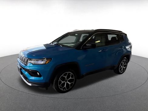 Used 2025 Jeep Compass Limited AWD/4WD image 6