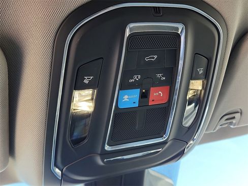 Used 2024 Jeep Wagoneer Series II image 29