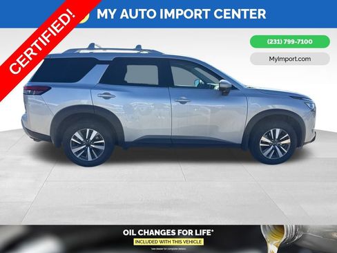 Certified 2024 Nissan Pathfinder SL image 8