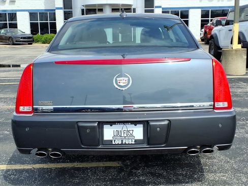 Used 2010 Cadillac DTS Premium image 31