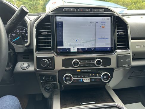 Used 2022 Ford F350 Lariat w/ Lariat Ultimate Package AWD/4WD image 12