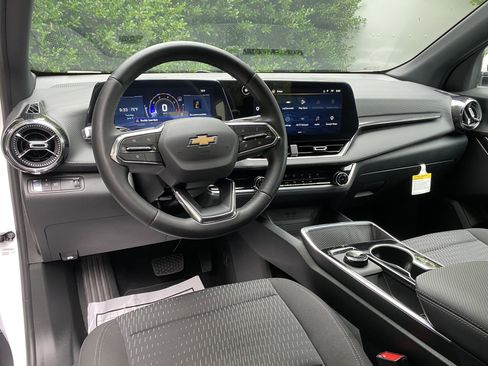 Used 2026 Chevrolet Equinox LT FWD image 36