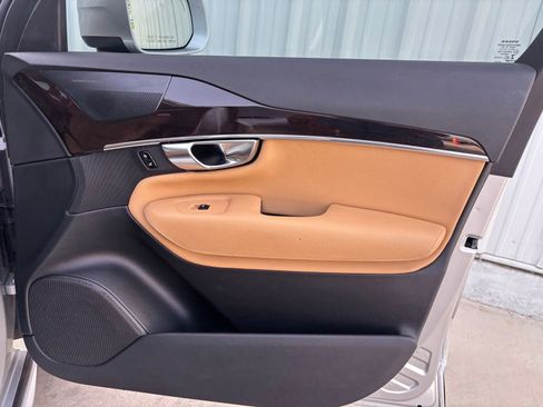 Used 2019 Volvo XC90 T6 Momentum image 37