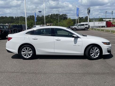 Used 2025 Chevrolet Malibu LT FWD image 2