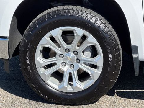 Used 2023 Chevrolet Silverado 1500 LTZ AWD/4WD image 47