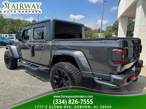 Used 2024 Jeep Gladiator Sport AWD/4WD image 8