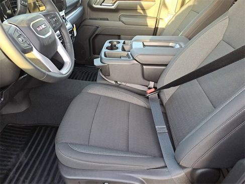 Used 2025 GMC Sierra 1500 Elevation image 13