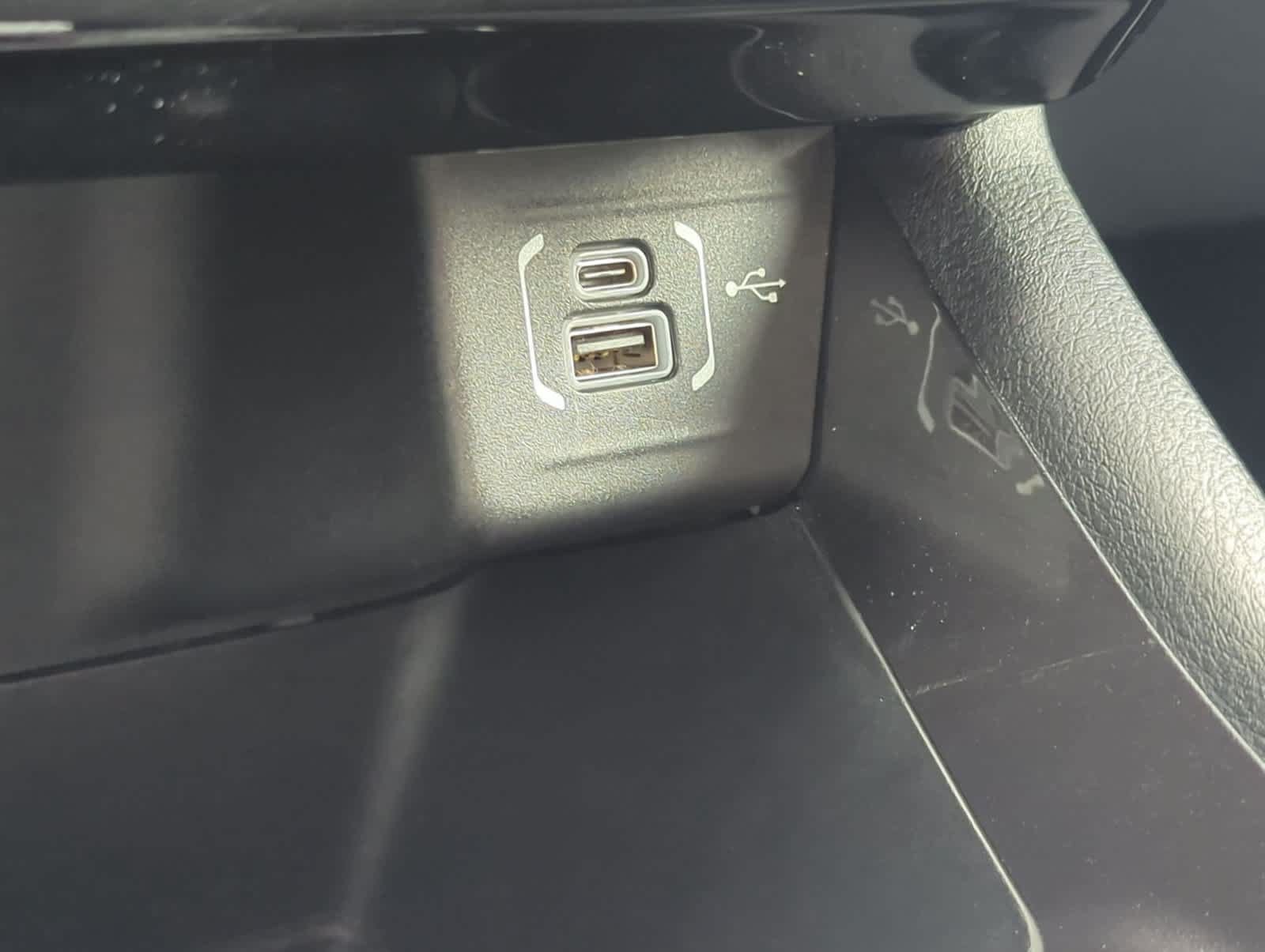 Used 2022 Jeep Compass Latitude w/ Convenience Group AWD/4WD image 29