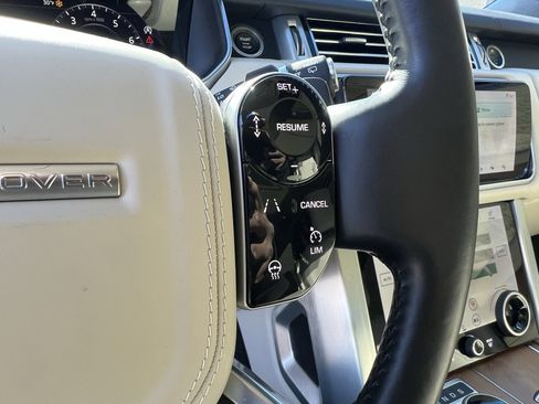 Used 2020 Land Rover Range Rover Long Wheelbase HSE image 21