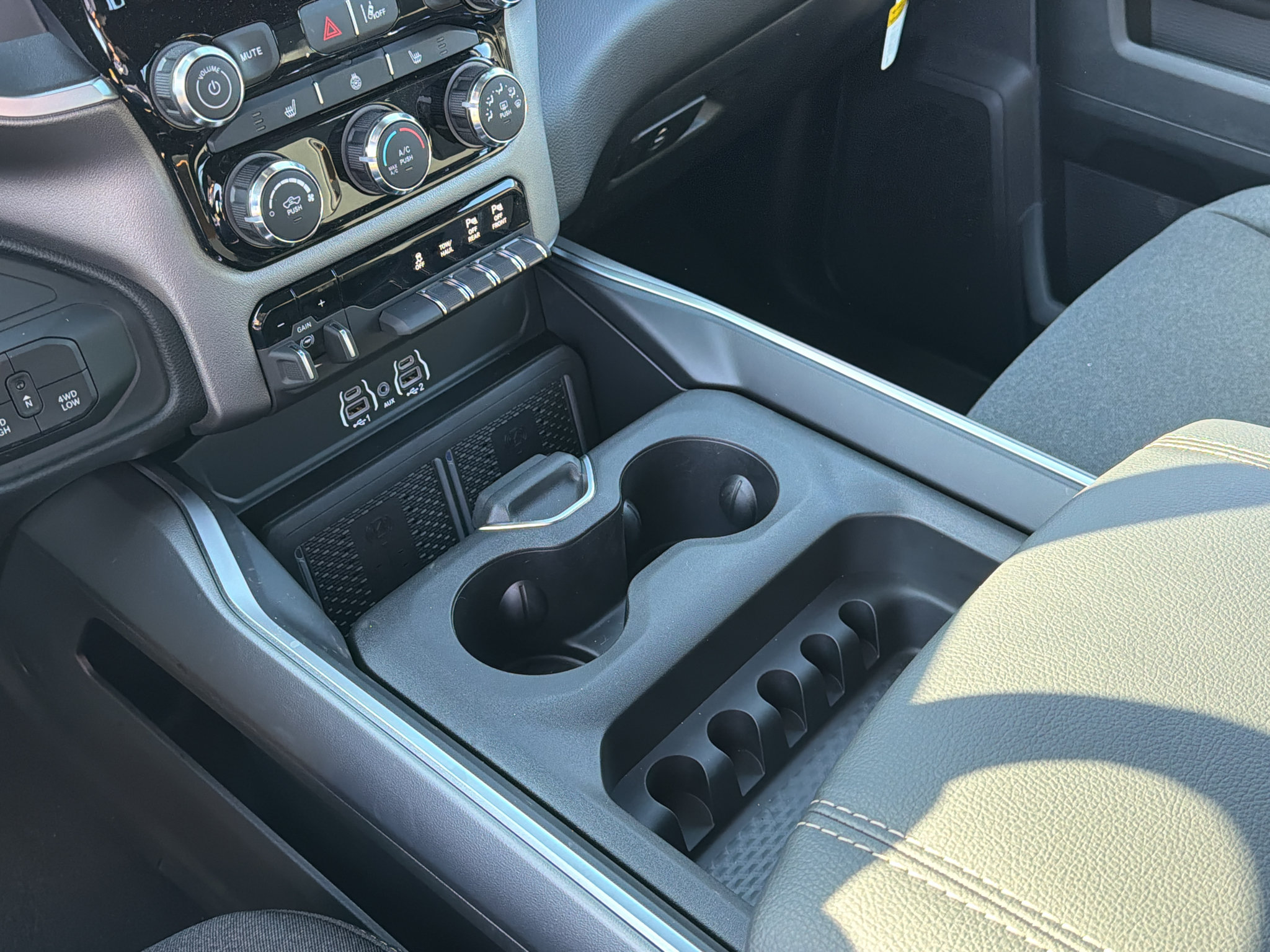 New 2027 RAM 2500 Big Horn AWD/4WD image 20