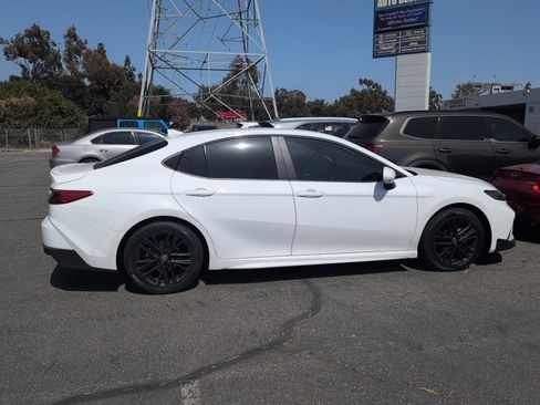 Certified 2025 Toyota Camry SE FWD image 8