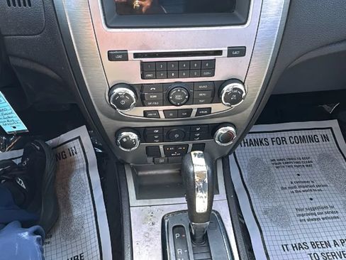 Used 2011 Ford Fusion SE FWD image 12