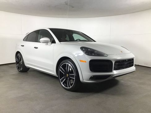 Used 2023 Porsche Cayenne Turbo AWD/4WD image 9