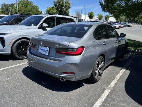 Used 2023 BMW 330i Sedan w/ Premium Package RWD image 21