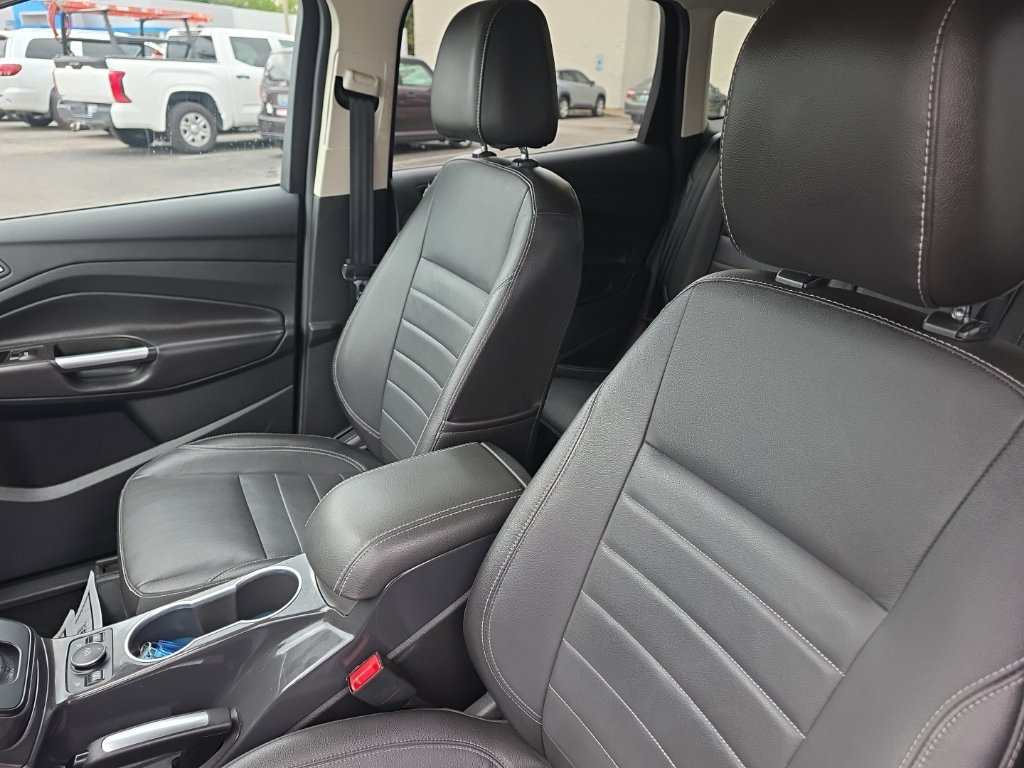 Used 2014 Ford Escape Titanium w/ Equipment Group 401A AWD/4WD image 10