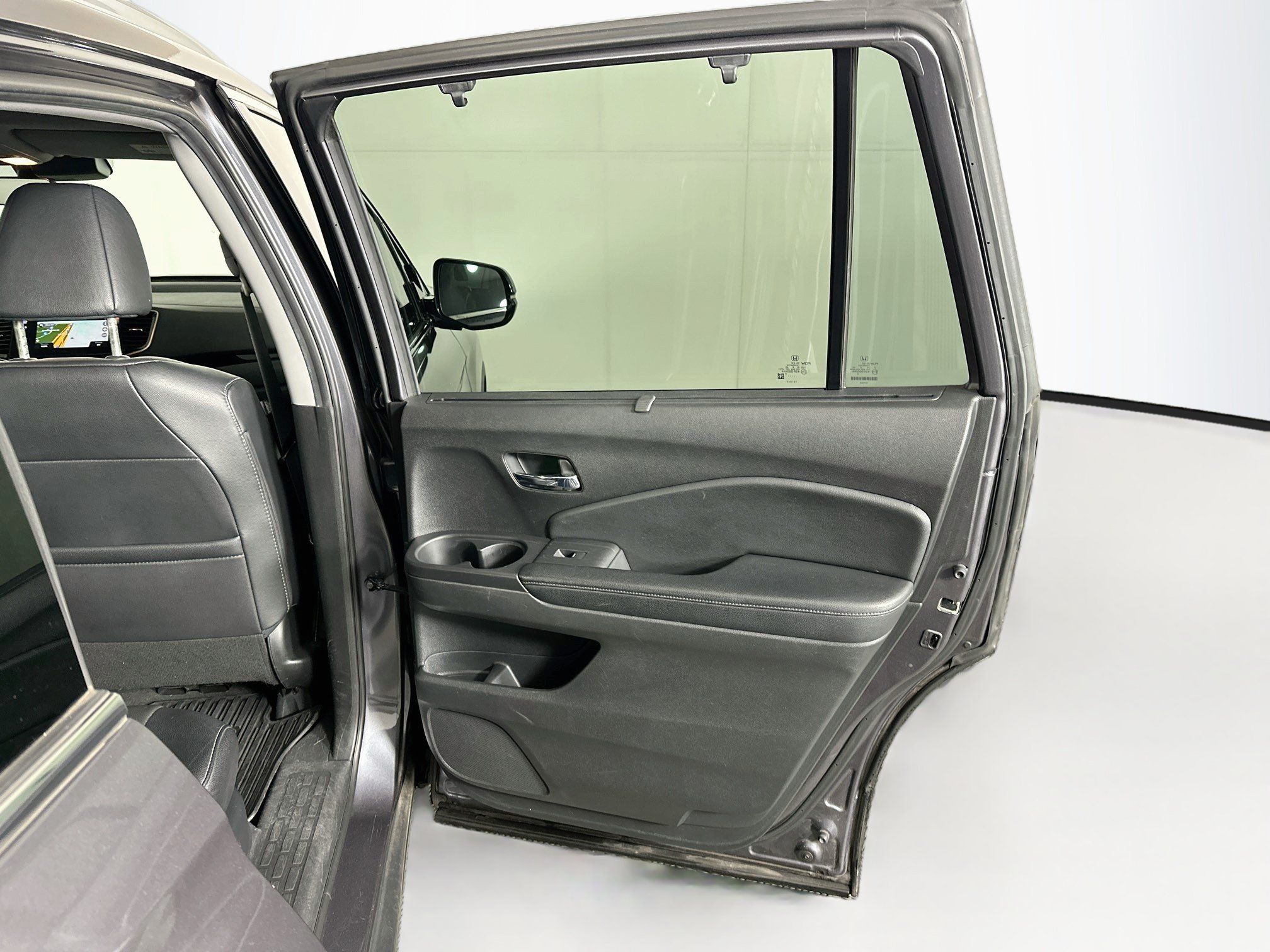 Used 2019 Honda Pilot Touring image 32