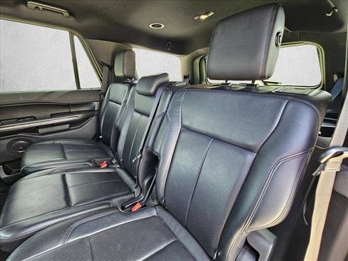 Used 2018 Ford Expedition XLT w/ Equipment Group 201A RWD image 18
