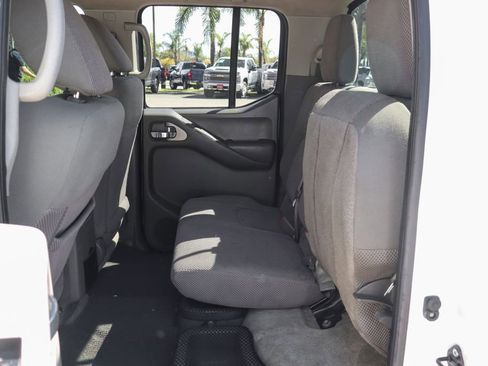 Used 2016 Nissan Frontier SV image 35