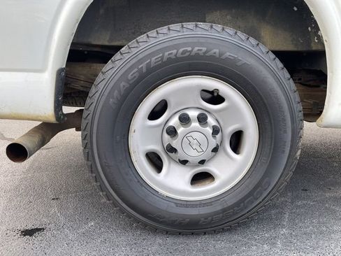 Used 2016 Chevrolet Express 3500 RWD image 9