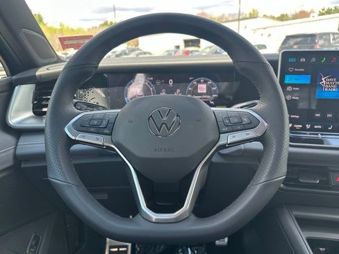 New 2026 Volkswagen Tiguan SE R-Line AWD/4WD image 14