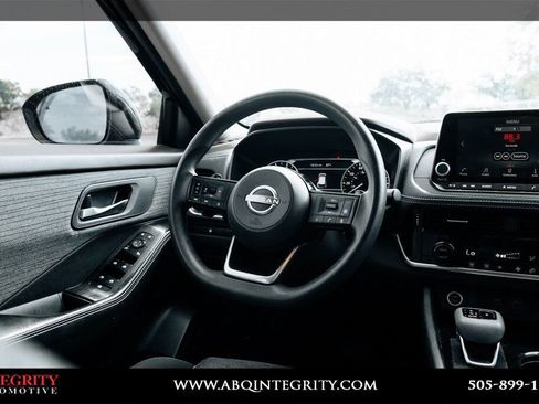 Used 2022 Nissan Rogue SV AWD/4WD image 10