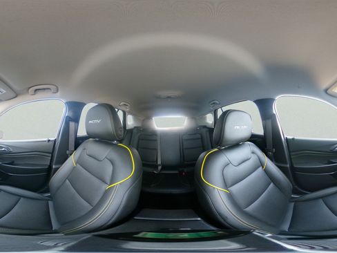 Used 2026 Chevrolet Trax ACTIV w/ Driver Confidence Package FWD image 26