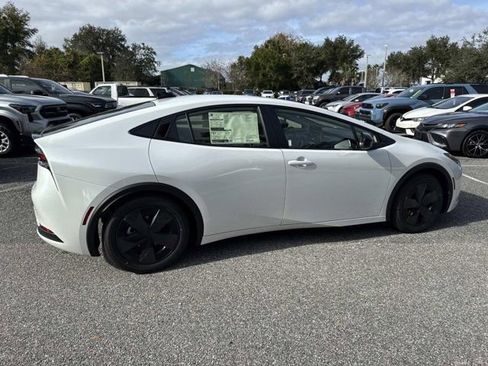 New 2026 Toyota Prius LE FWD image 2