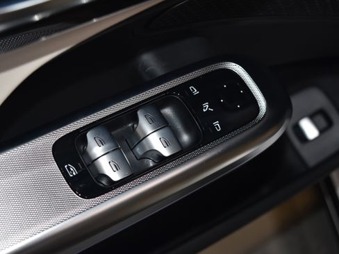 New 2026 Mercedes-Benz E 350 4MATIC Sedan image 5