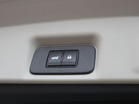 Used 2024 Nissan Ariya AWD image 28