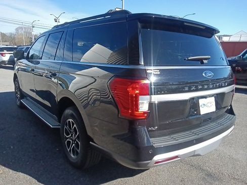 Used 2023 Ford Expedition Max XLT image 5