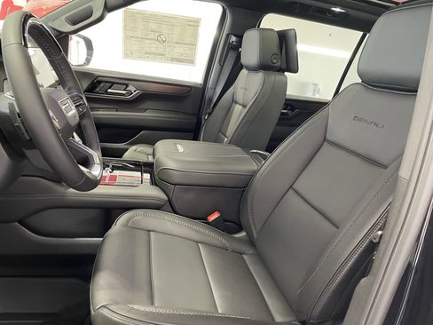 New 2026 GMC Yukon XL Denali w/ Denali Reserve Package image 15