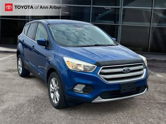 Used 2017 Ford Escape SE video 1